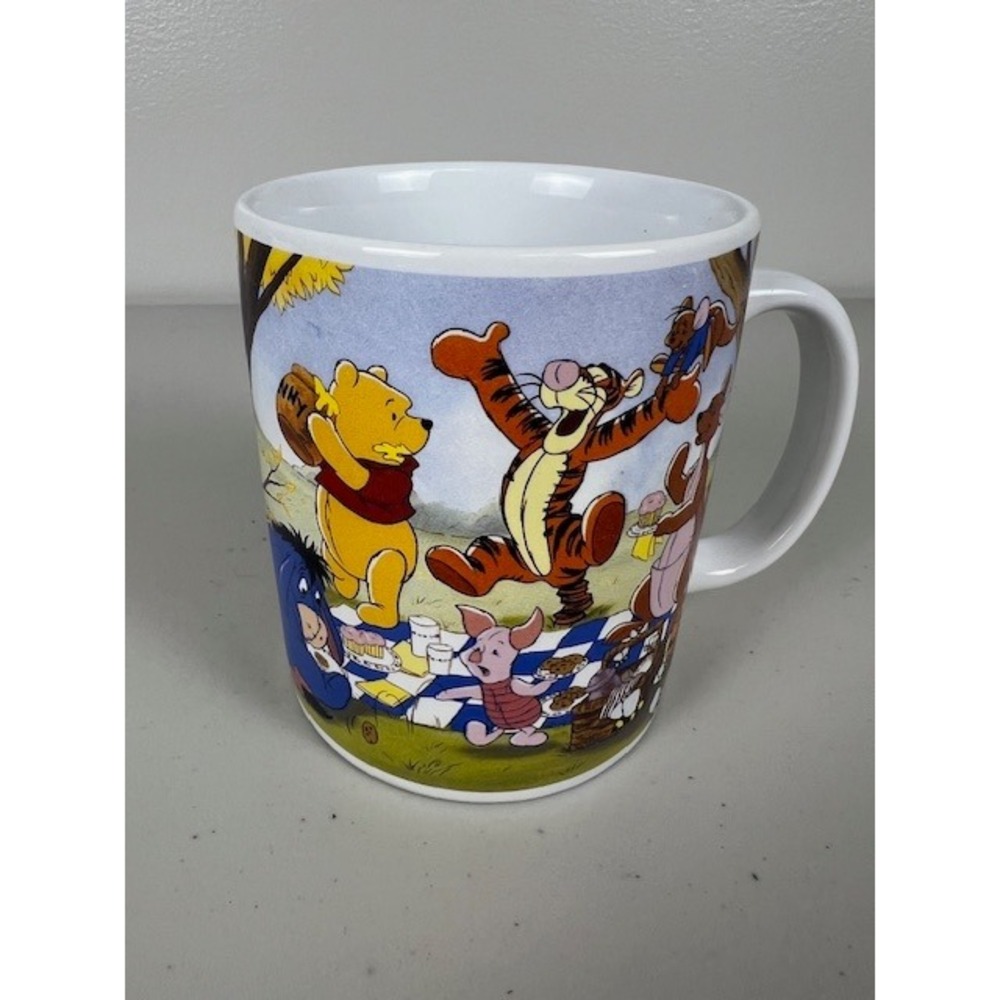 Disney Winnie the Pooh and‎ Friends Picnic Ceramic Coffee Mug Hundred Acre Wood